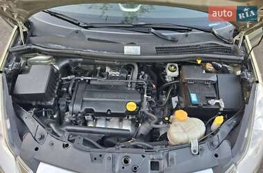 Хэтчбек Opel Corsa 2008 в 