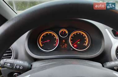 Хэтчбек Opel Corsa 2013 в 