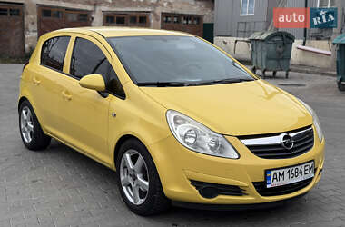 Хэтчбек Opel Corsa 2008 в 