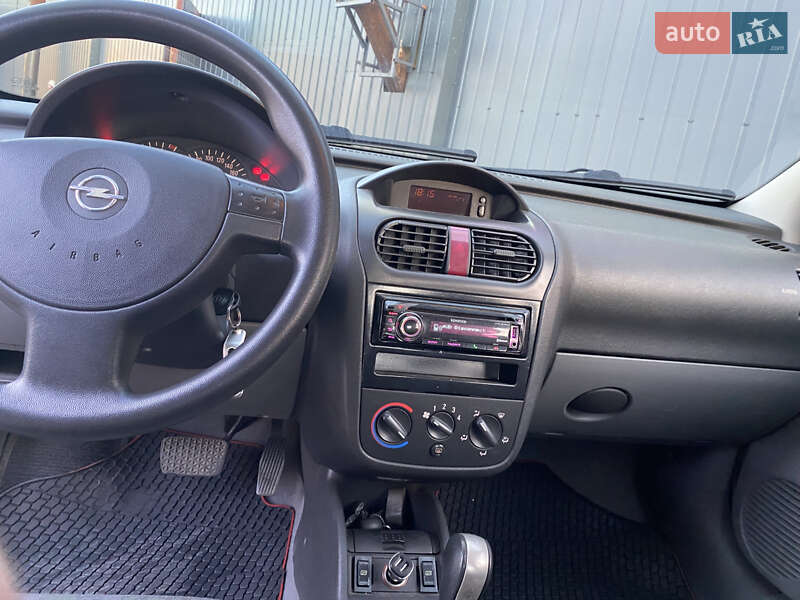 Хетчбек Opel Corsa 2001 в Миколаєві