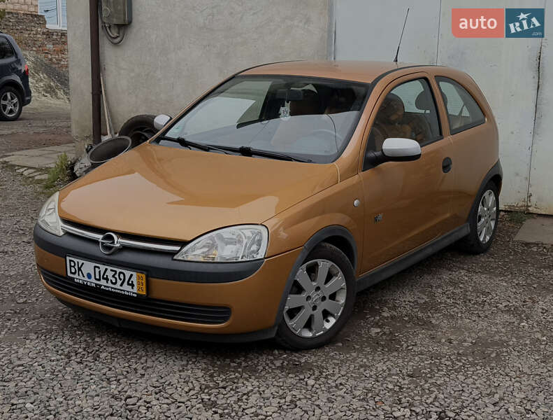Хэтчбек Opel Corsa 2003 в Дрогобыче