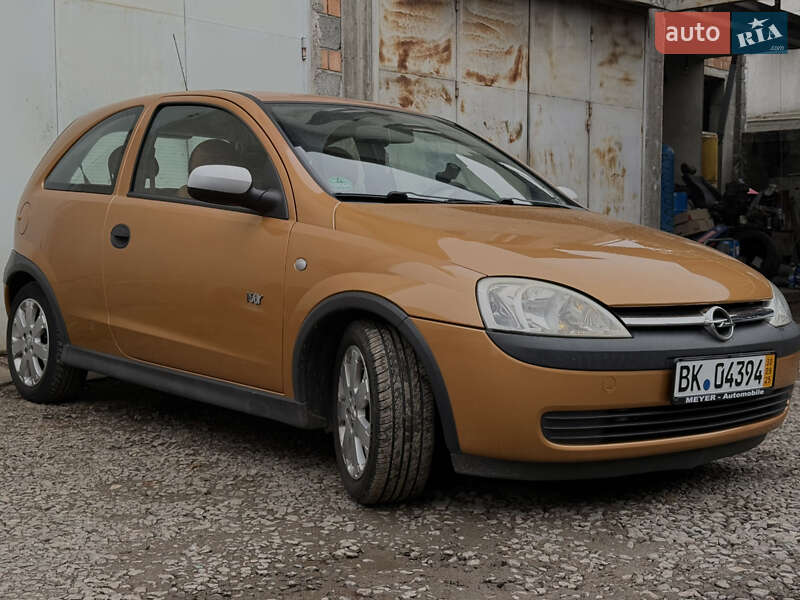 Хэтчбек Opel Corsa 2003 в Дрогобыче