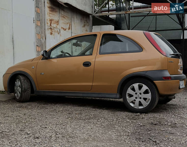 Хэтчбек Opel Corsa 2003 в Дрогобыче