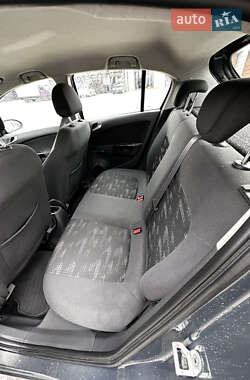 Хэтчбек Opel Corsa 2014 в 