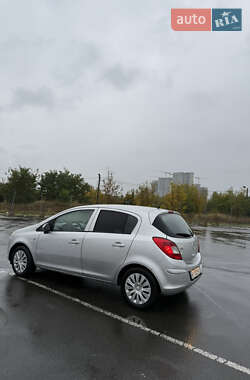 Хэтчбек Opel Corsa 2008 в 