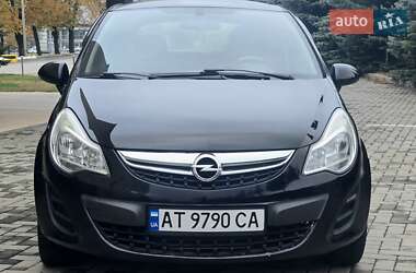 Хэтчбек Opel Corsa 2012 в 