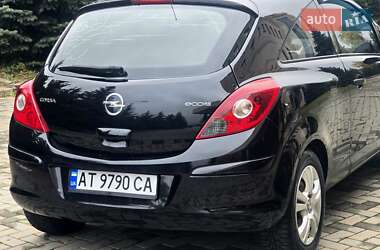 Хэтчбек Opel Corsa 2012 в 