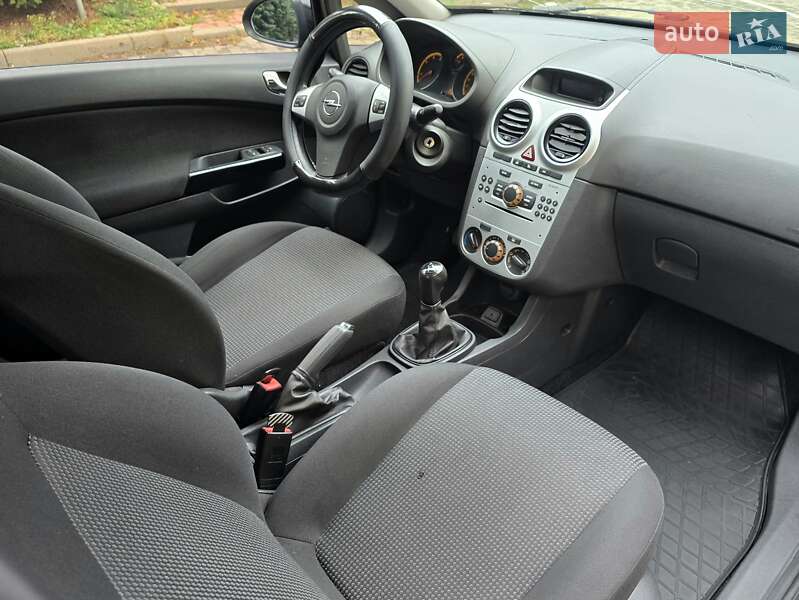 Хэтчбек Opel Corsa 2012 в Харькове