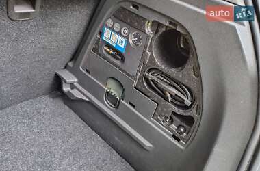 Хэтчбек Opel Corsa 2010 в 
