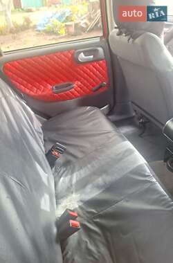 Хэтчбек Opel Corsa 2003 в 