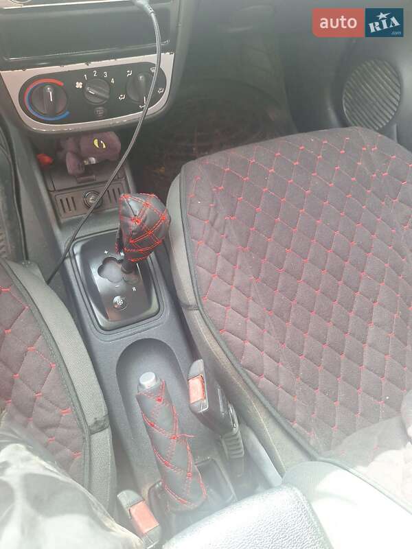Хэтчбек Opel Corsa 2003 в Каменском