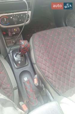 Хэтчбек Opel Corsa 2003 в 