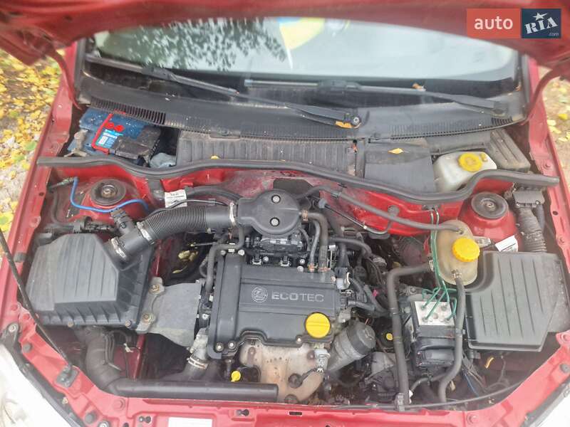 Хэтчбек Opel Corsa 2003 в Каменском
