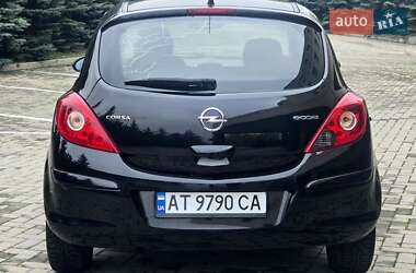 Хетчбек Opel Corsa 2012 в 