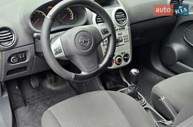 Хетчбек Opel Corsa 2012 в 