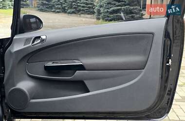 Хетчбек Opel Corsa 2012 в 