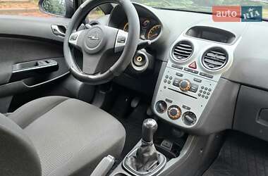 Хетчбек Opel Corsa 2012 в 