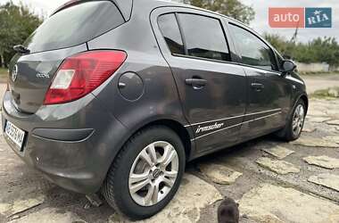 Хэтчбек Opel Corsa 2011 в 