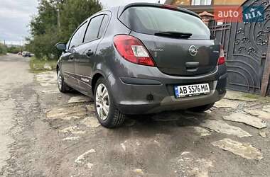 Хэтчбек Opel Corsa 2011 в 
