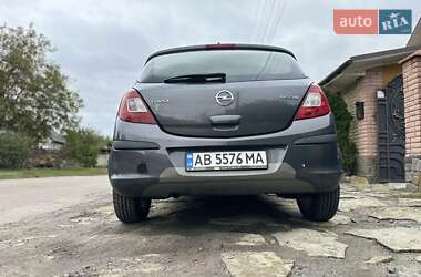 Хэтчбек Opel Corsa 2011 в 