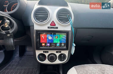 Хэтчбек Opel Corsa 2012 в 
