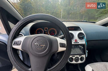 Хэтчбек Opel Corsa 2012 в 