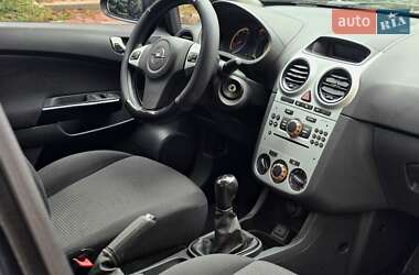 Хэтчбек Opel Corsa 2012 в  фото 21 Хэтчбек Opel Corsa 2012 в