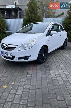 Хэтчбек Opel Corsa 2010 в Ивано-Франковске