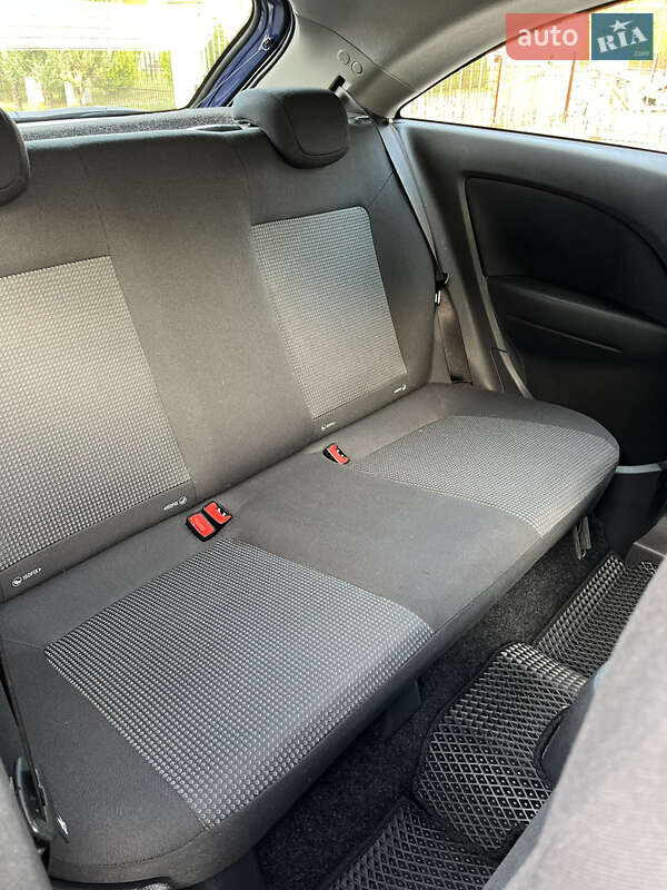 Хетчбек Opel Corsa 2009 в Шептицькому