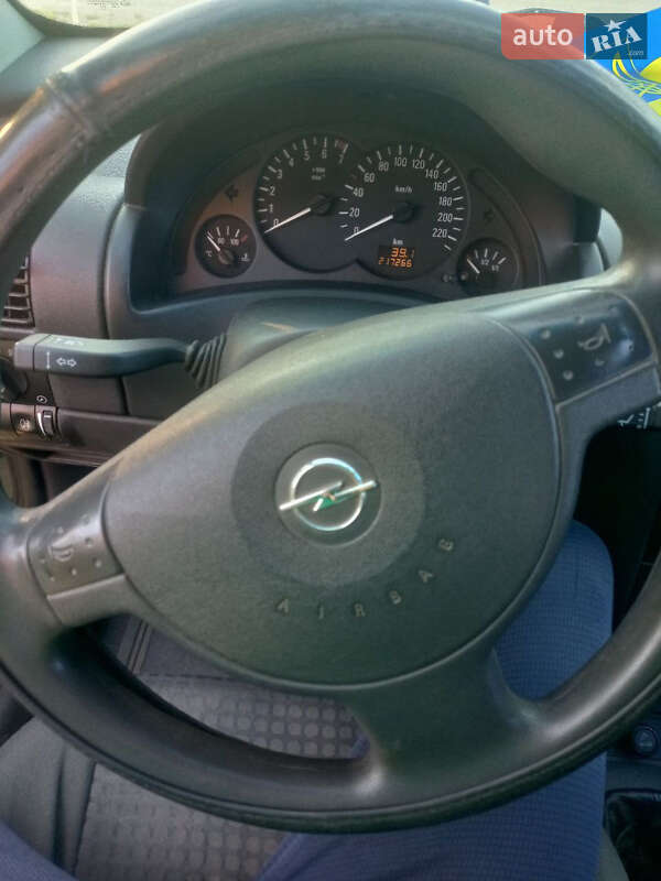 Хэтчбек Opel Corsa 2003 в Самборе фото 5 Хэтчбек Opel Corsa 2003 в Самборе