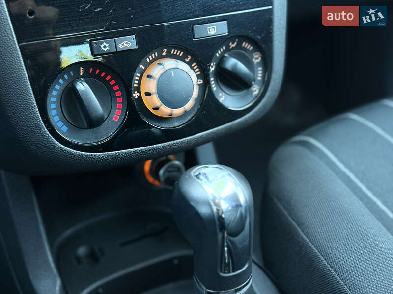 Хэтчбек Opel Corsa 2010 в Виннице фото 41 Хэтчбек Opel Corsa 2010 в Виннице