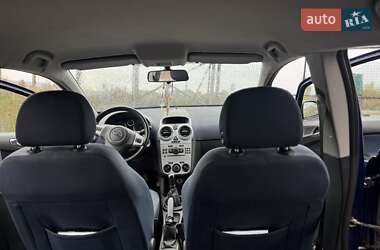Хэтчбек Opel Corsa 2010 в 
