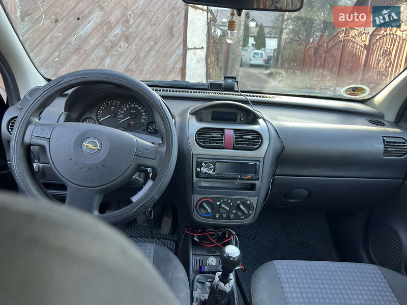 Хэтчбек Opel Corsa 2004 в Житомире