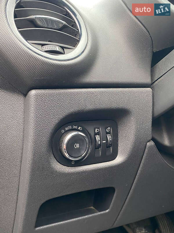 Хэтчбек Opel Corsa 2010 в Кривом Роге фото 9 Хэтчбек Opel Corsa 2010 в Кривом Роге