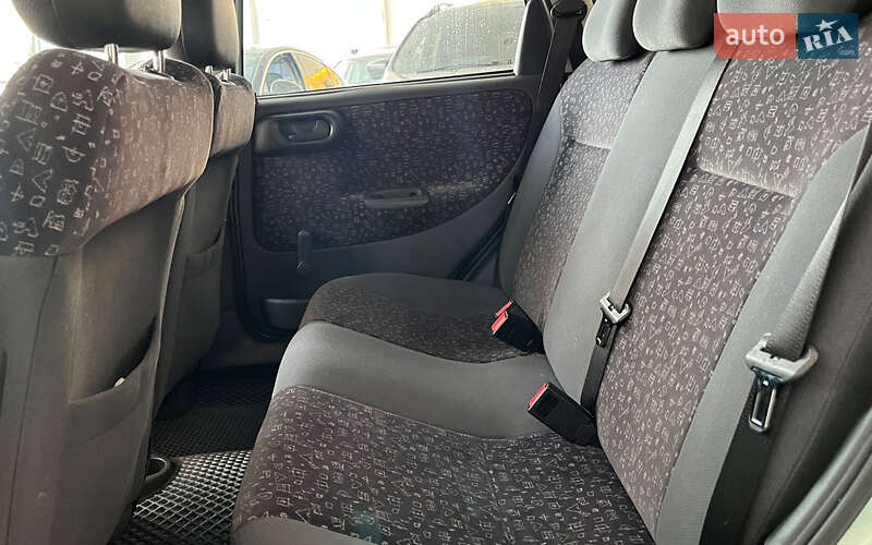 Хэтчбек Opel Corsa 2002 в Шептицькому фото 19 Хэтчбек Opel Corsa 2002 в Шептицькому