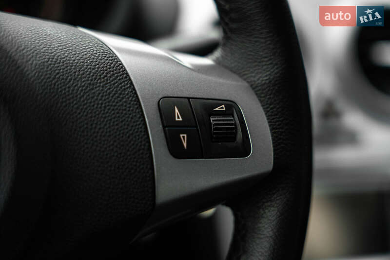 Хетчбек Opel Corsa 2013 в Чернівцях