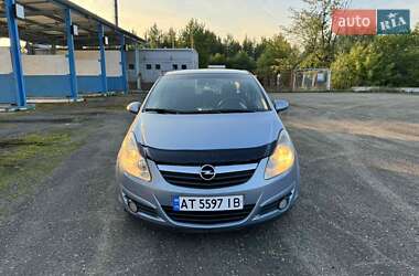 Хетчбек Opel Corsa 2007 в Долині