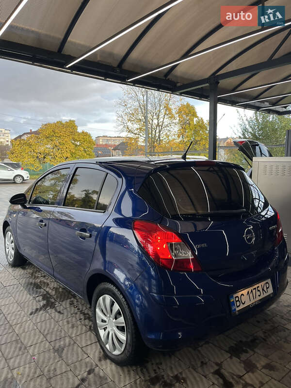 Хэтчбек Opel Corsa 2008 в Ужгороде