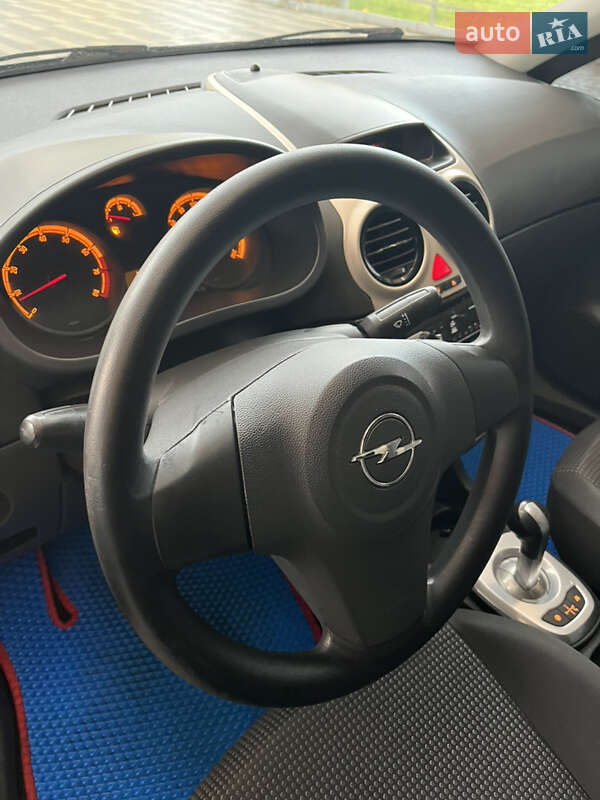 Хэтчбек Opel Corsa 2008 в Ужгороде