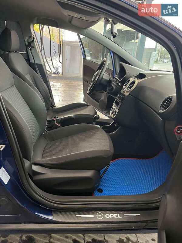 Хэтчбек Opel Corsa 2008 в Ужгороде