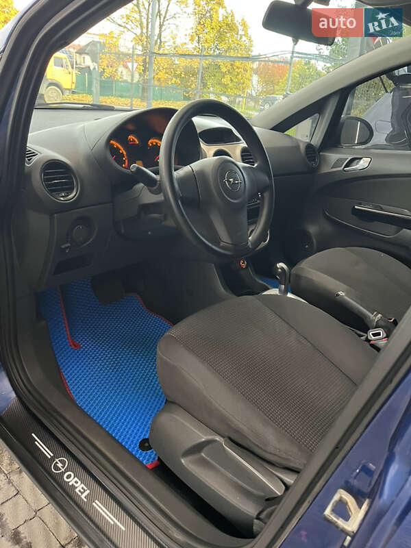 Хэтчбек Opel Corsa 2008 в Ужгороде