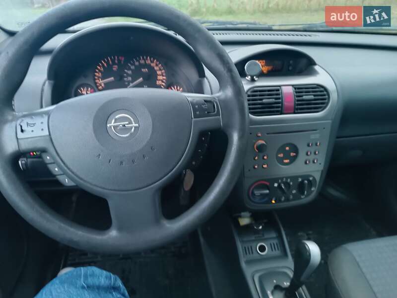 Хэтчбек Opel Corsa 2004 в Броварах фото 2 Хэтчбек Opel Corsa 2004 в Броварах