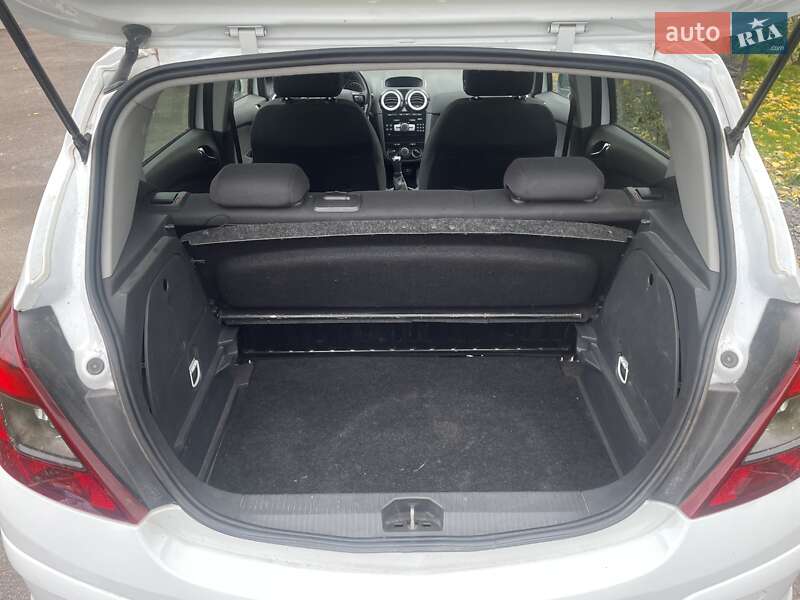 Хэтчбек Opel Corsa 2010 в Горохове фото 3 Хэтчбек Opel Corsa 2010 в Горохове