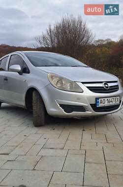 Хэтчбек Opel Corsa 2010 в Ужгороде
