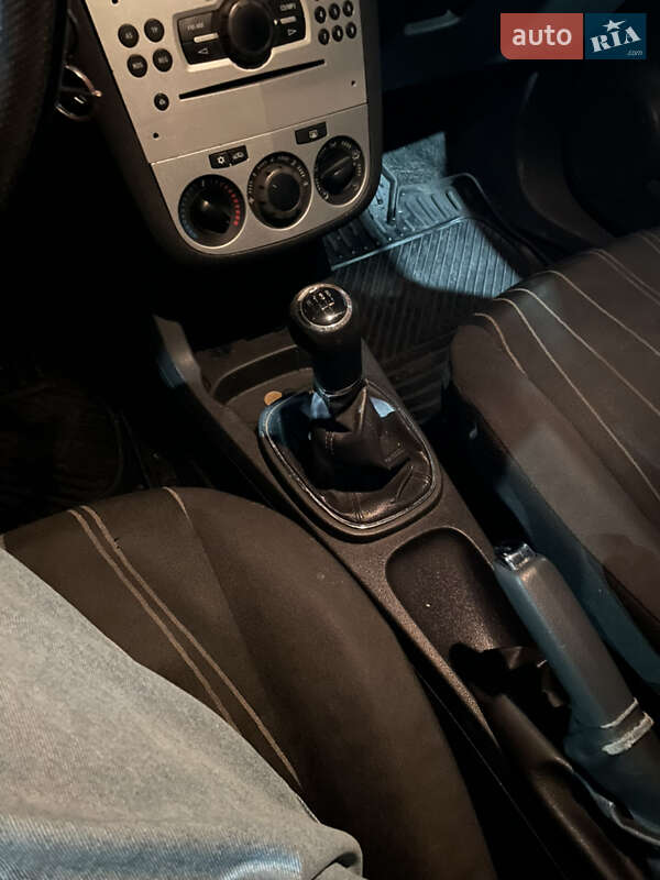 Хэтчбек Opel Corsa 2009 в Стрые