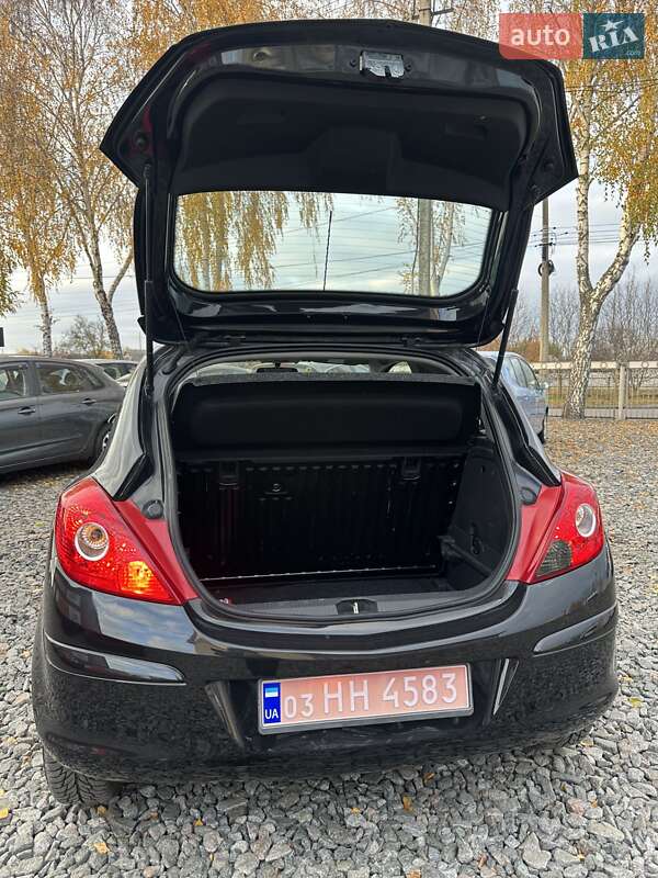 Хэтчбек Opel Corsa 2014 в Смеле