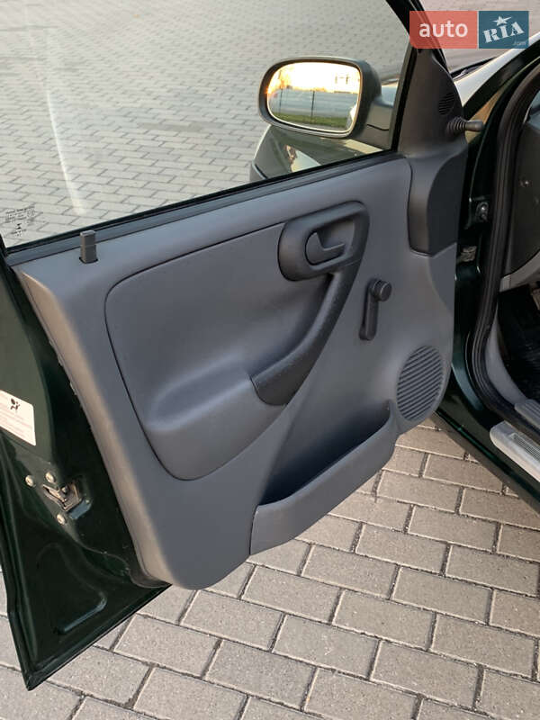 Хетчбек Opel Corsa 2001 в Вінниці