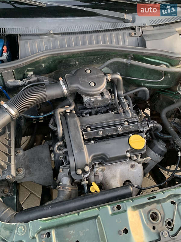 Хетчбек Opel Corsa 2001 в Вінниці