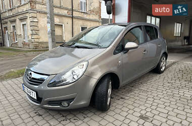 Хетчбек Opel Corsa 2010 в Львові