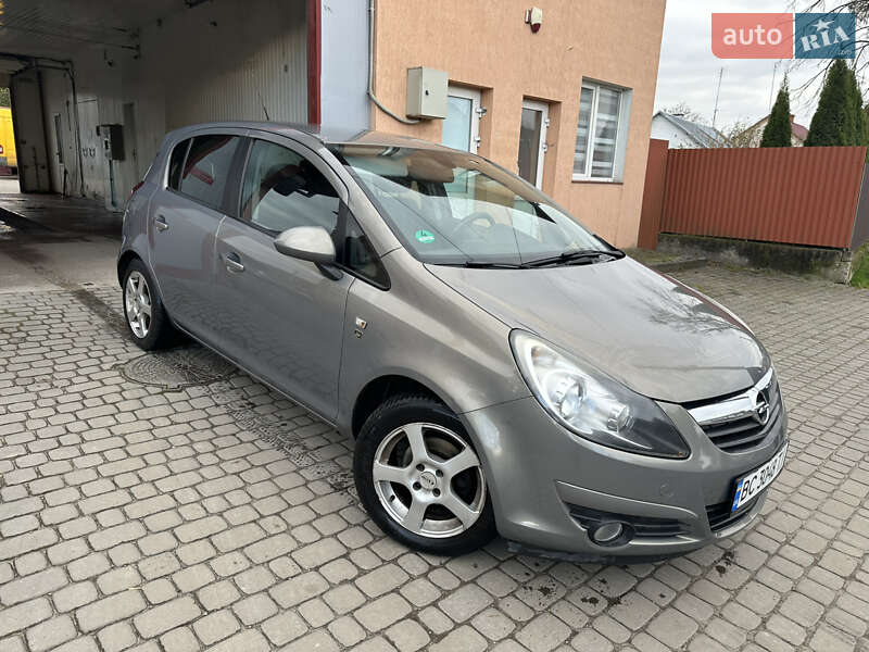 Хэтчбек Opel Corsa 2010 в Львове